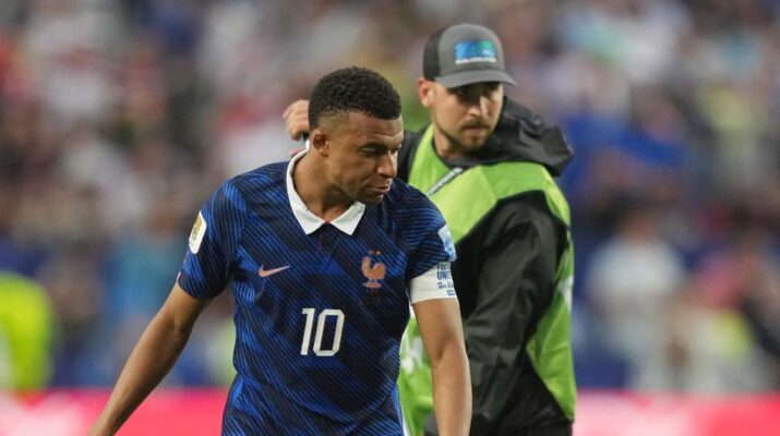 Mbappe Geram dengan Kondisi Lapangan, Minta Petugas Segera Bertindak
